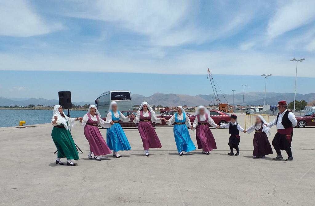 Ναύπλιο: Χορεύουν στο λιμάνι «με τ’ αγέρι της θάλασσας»