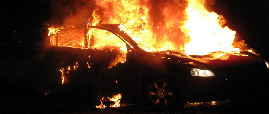 Άργος: Σοκ με αυτοκίνητο που πήρε φωτιά στο Λάλουκα