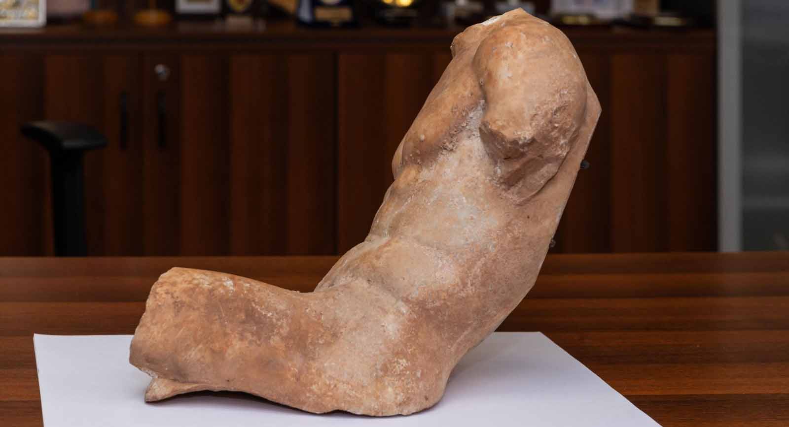 Κορινθία: Θα πουλούσε άγαλμα του 5ου π.Χ. αιώνα αντί 100.000 ευρώ