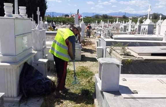 Καθάρισαν το νεκροταφείο στο Δρέπανο