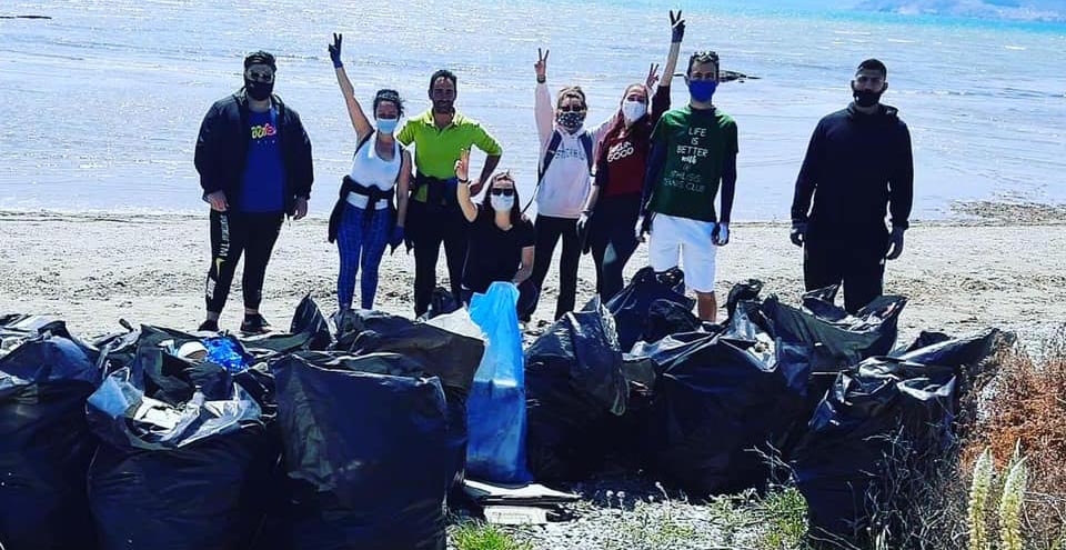 35 εθελοντές μάζεψαν 40 σακούλες με σκουπίδια σε Ναύπλιο και Άργος
