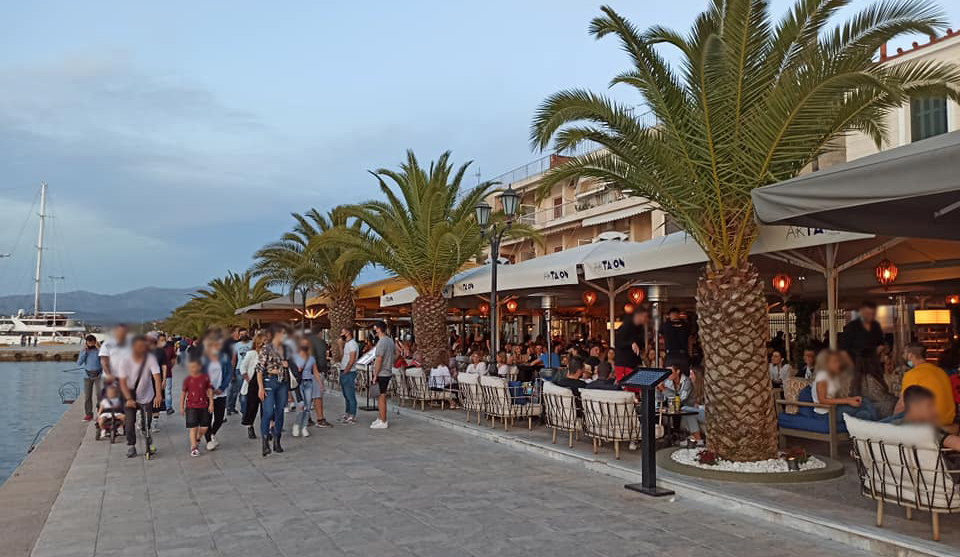 Ναύπλιο: Πρόστιμα για το τσιγάρο – 500 ευρώ σε ιδιοκτήτες καφέ στην παραλία