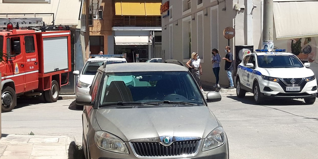 Ναύπλιο: Πανικός με άνδρα που απειλούσε να πέσει από μπαλκόνι