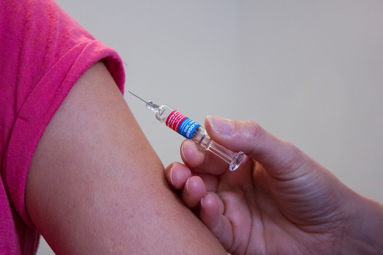 Ξεκινούν σήμερα οι εμβολιασμοί με το Johnson & Johnson