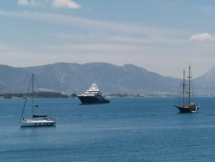 Πόρος: Έριξε άγκυρα το υπερπολυτελές Mega Yacht Ulysses