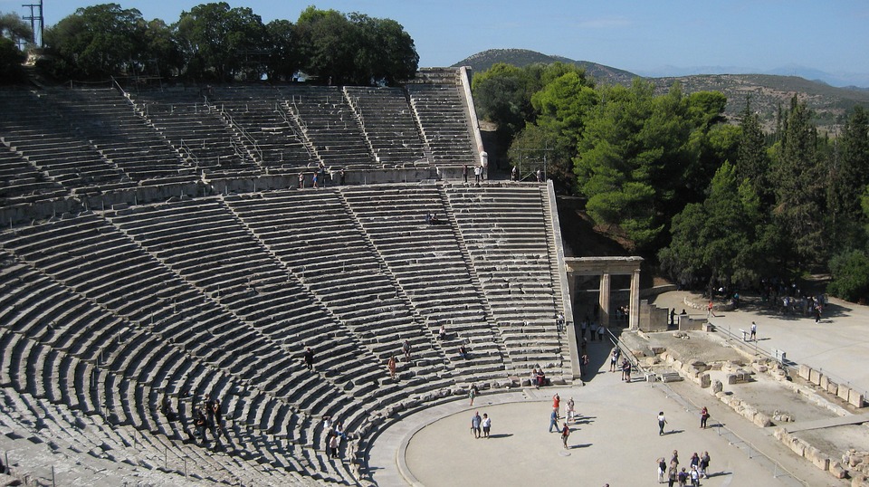 Αρχαίο Θέατρο Επιδαύρου: Τρόμαξαν να ανέβουν και να κατέβουν