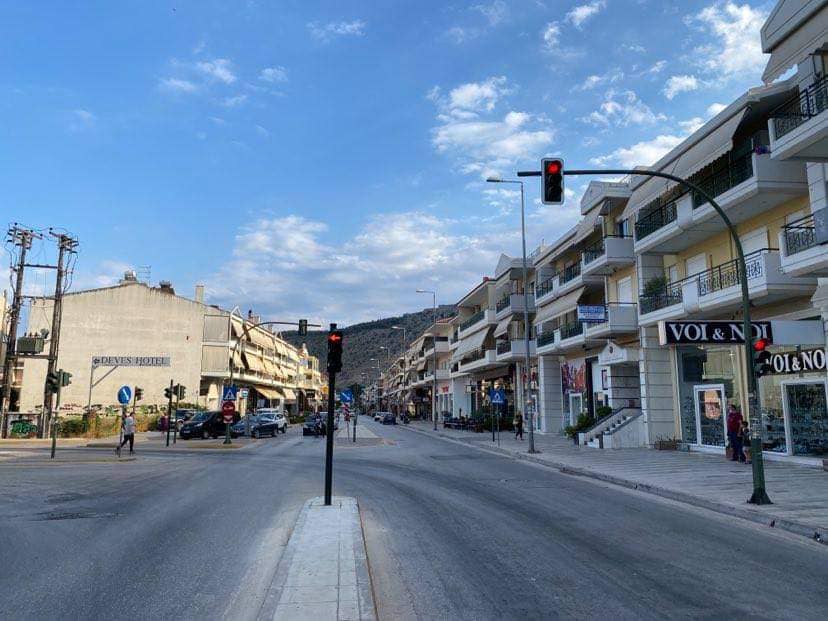 Ναύπλιο: Ξανά σε λειτουργία τα φανάρια στη διασταύρωση Άργους και Χαριλάου Τρικούπη