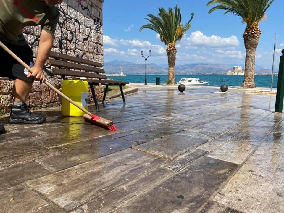 Καθαρισμός παραλίας στο Ναύπλιο