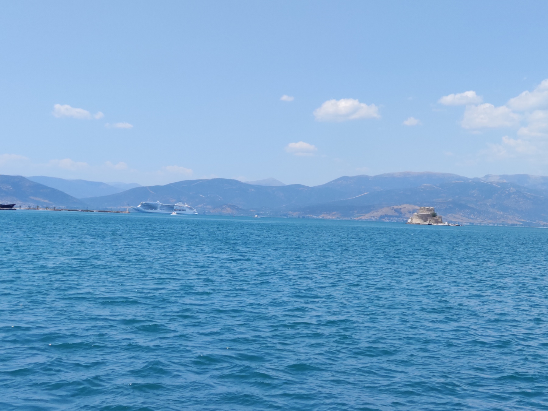 Το κρουαζιερόπλοιο που έγινε αντικείμενο θαυμασμού στο Ναύπλιο