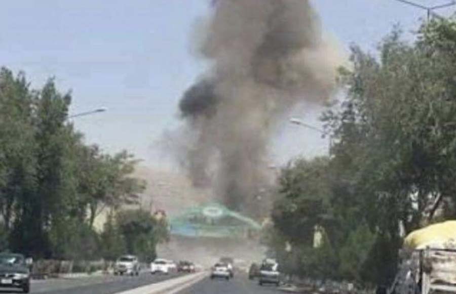 Σκηνές τρόμου στο Αφγανιστάν: Έκρηξη στο αεροδρόμιο της Καμπούλ – Τουλάχιστον 13 νεκροί