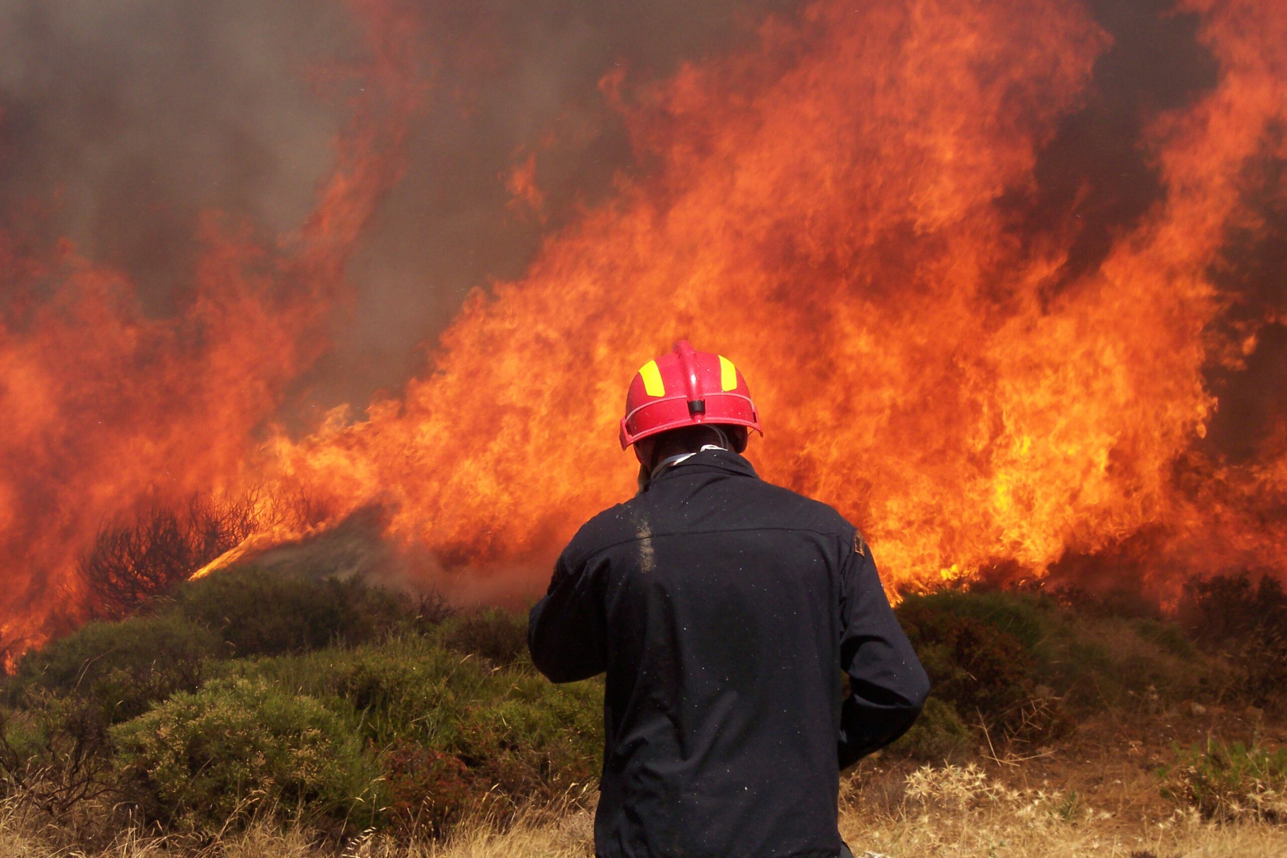 Φωτιά στη Γορτυνία: Εκκενώνονται Λιβαδάκι και Καπελλίτσα
