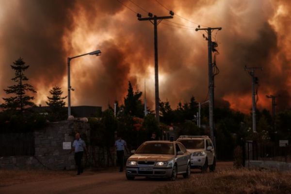 Φωτιές στην Ηλεία: Σε έκτακτη ανάγκη οι περιοχές Πύργου και Ωλένης