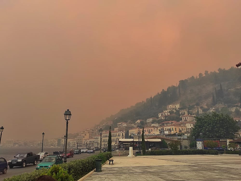 Φωτιά στη Μάνη: Ενεργές εστίες σε 6 περιοχές