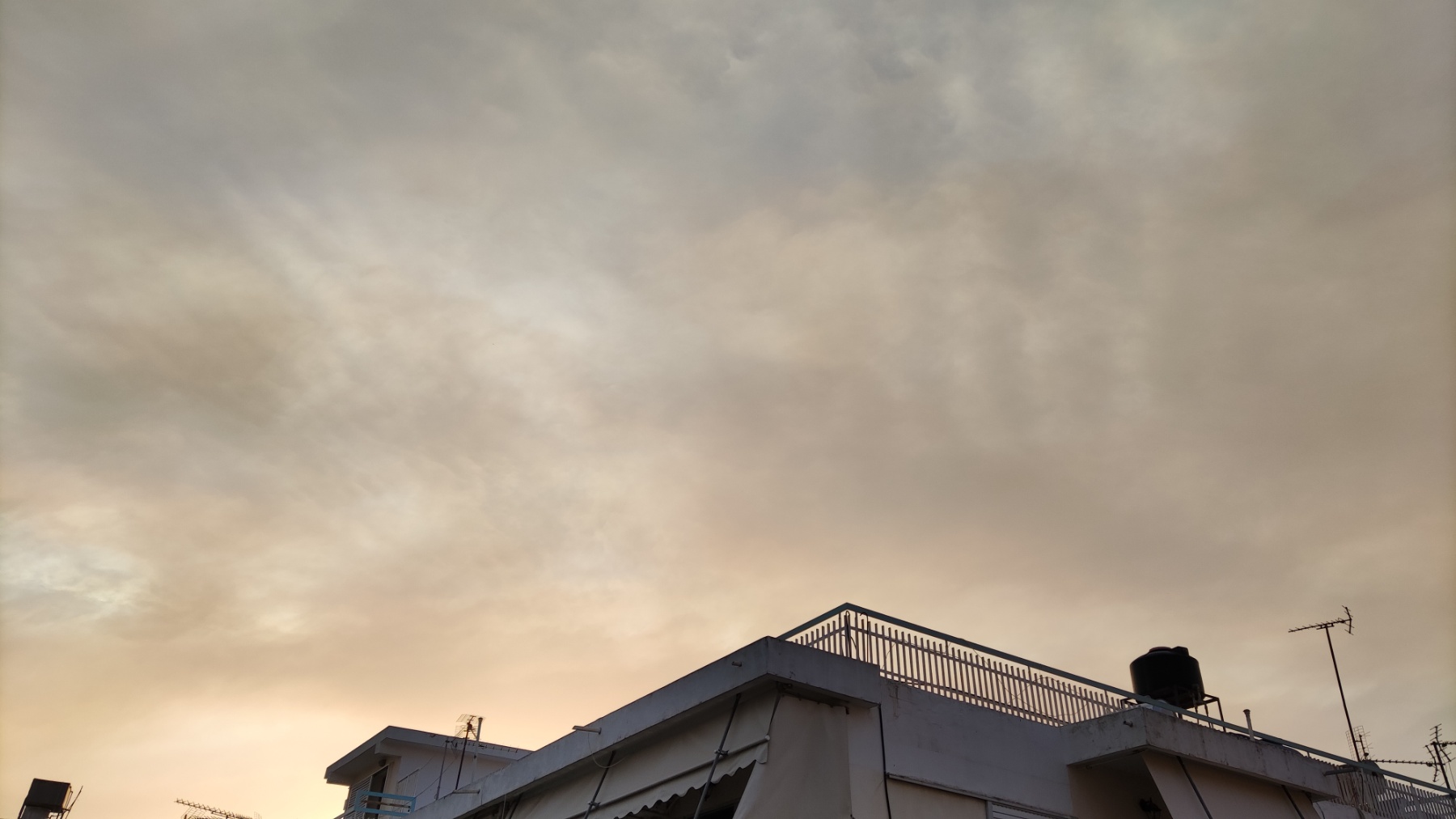 Κίνδυνος στον Κορινθιακό: Πάνω από το όριο συναγερμού οι ρύποι από τις φωτιές