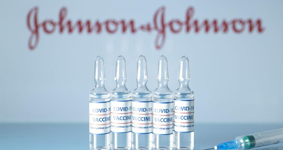 Εμβόλιο Johnson & Johnson: Από μονοδοσικό γίνεται διδοσικό και αλλάζει όλα τα δεδομένα