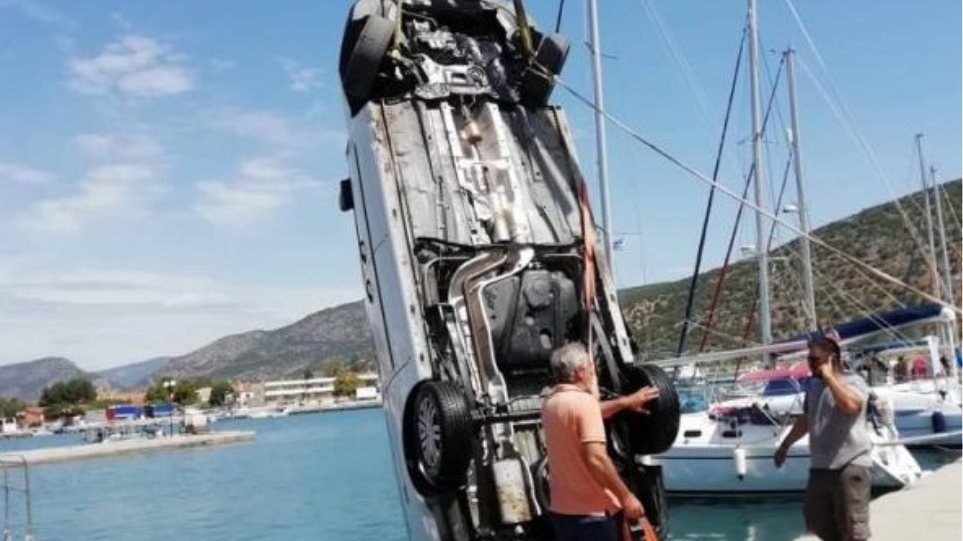 Άσσος Κορινθίας: Έπεσε αυτοκίνητο στη θάλασσα