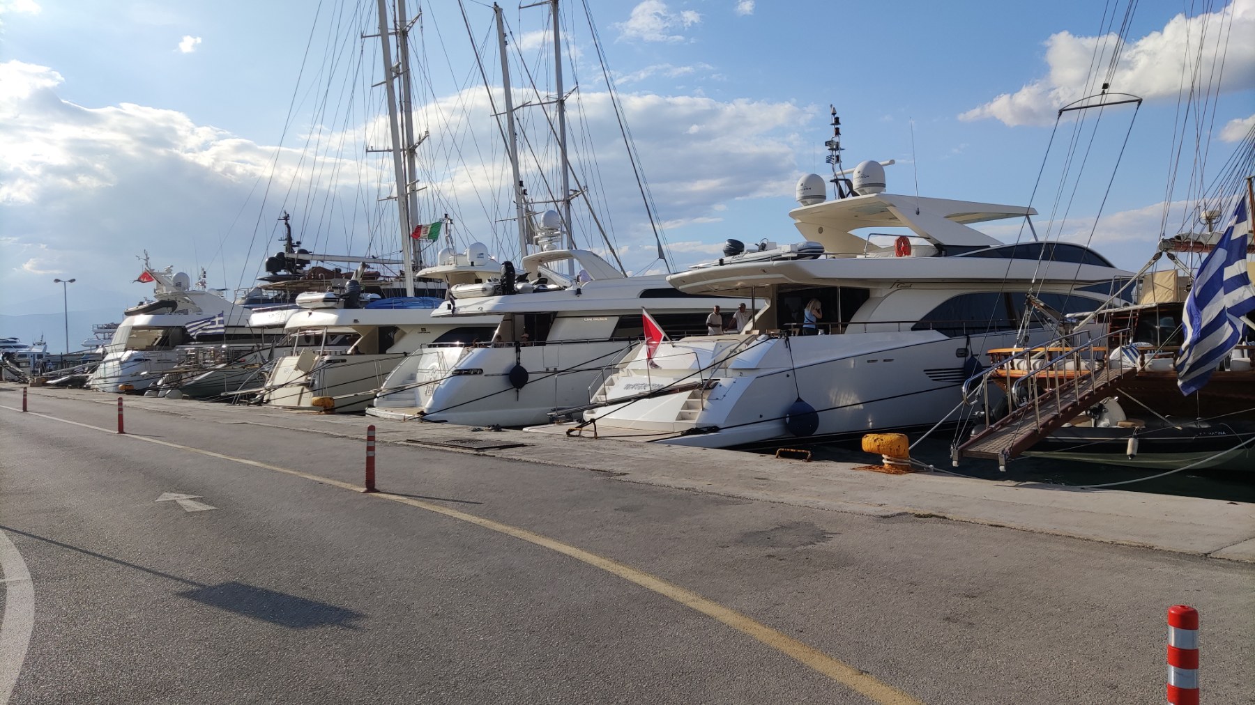 Ναύπλιο: 124 χιλιάδες ευρώ για 12 pillars στο λιμάνι