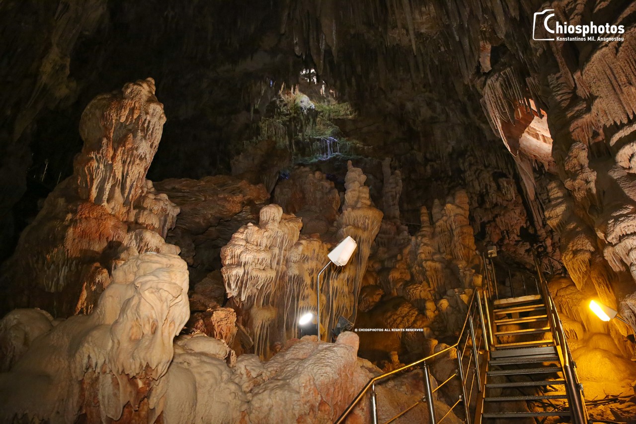 Απόκοσμες εικόνες από το σπήλαιο Συκιάς Ολύμπων στη Χίο