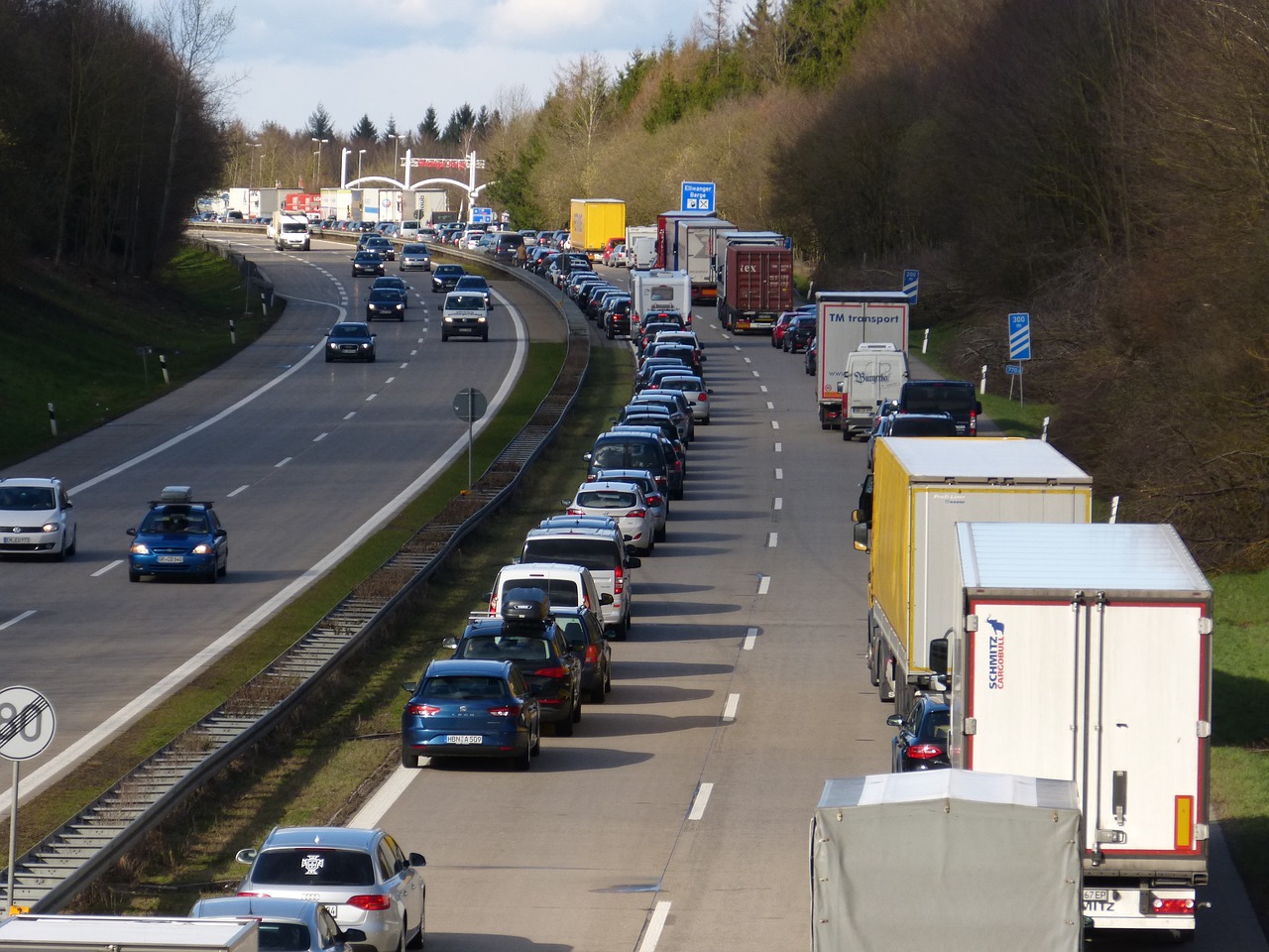 Απαγόρευση κυκλοφορίας φορτηγών μέγιστου επιτρεπόμενου βάρους άνω των 3,5 τόνων κατά την περίοδο εορτασμού του Πάσχα