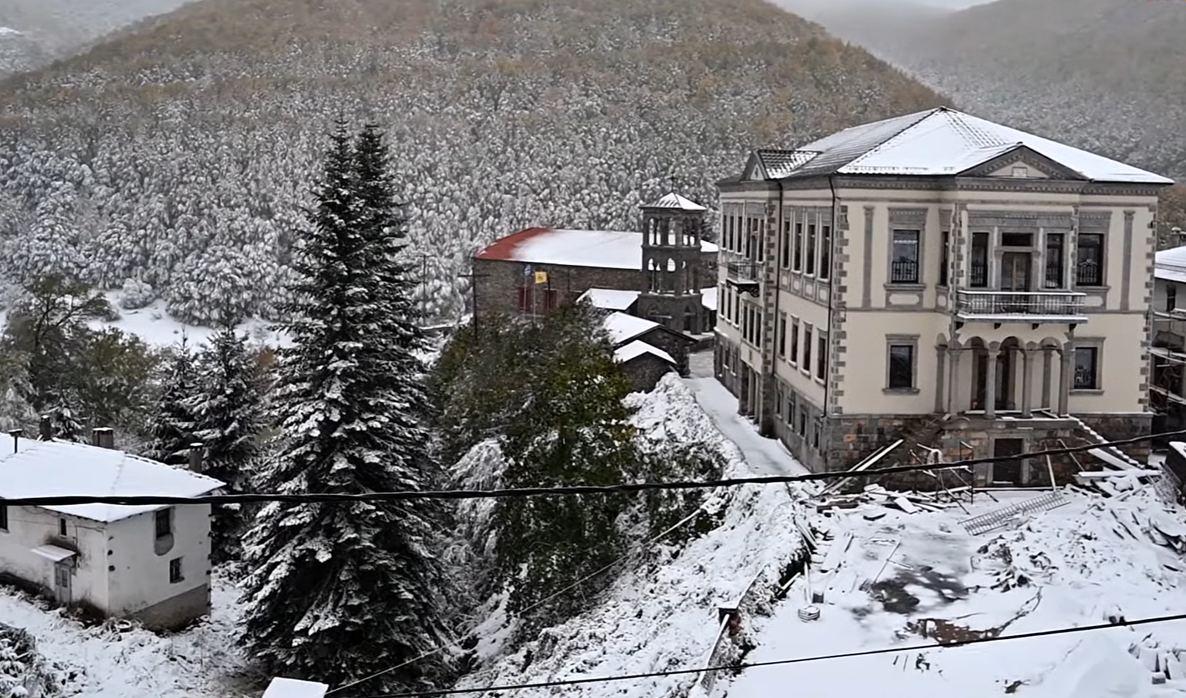 Ο «Μπάλλος» έφερε τα πρώτα χιόνια (Βίντεο)