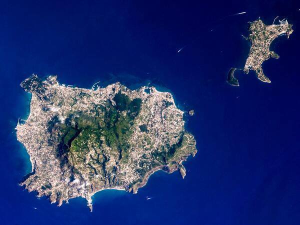 Αεροφωτογραφία της Ischia (Πιθηκούσαι)