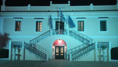 Το παλιό δημαρχείο στο Άργος φωταγωγήθηκε μπλε