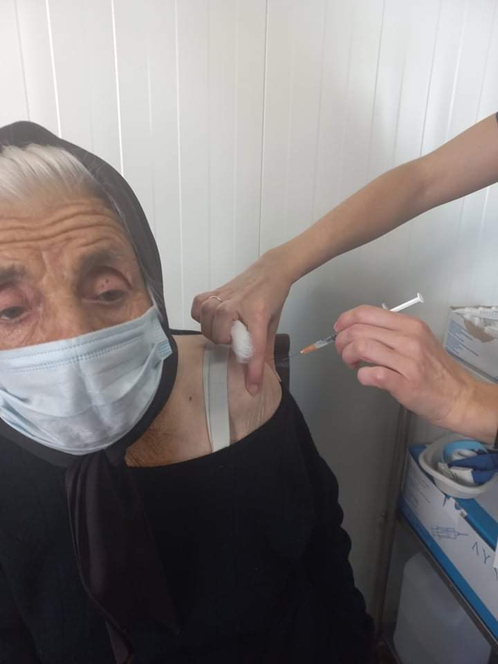 Η 100 ετών γιαγία από τη Λακωνία προτρέπει τον κόσμο να εμβολιαστεί