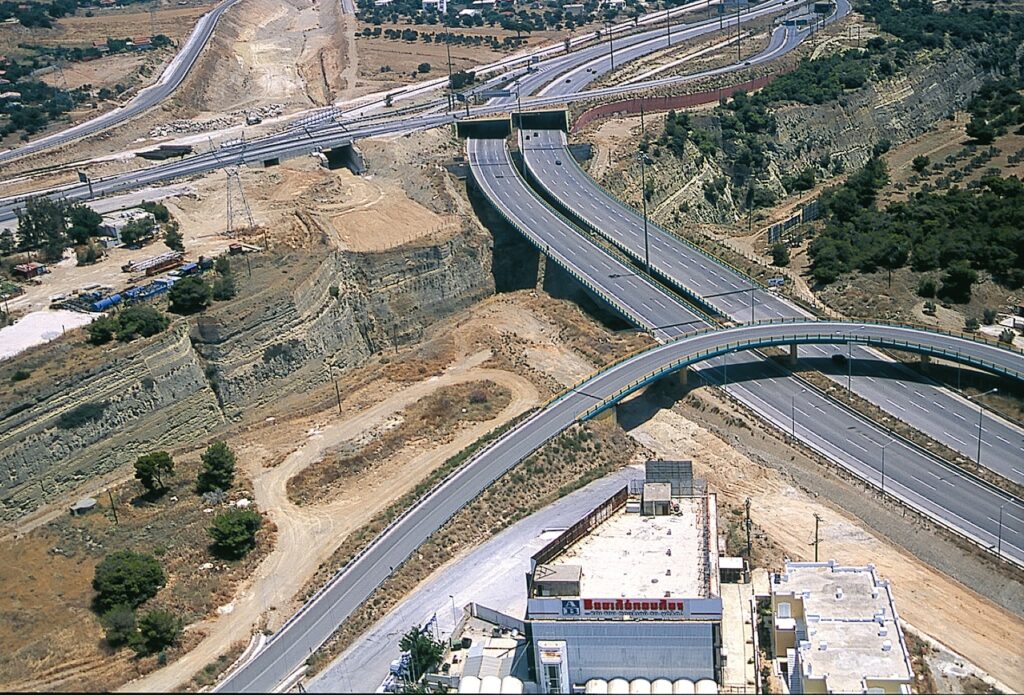 Εικ.5 Γέφυρες αυτοκινητοδρόμου Αθηνών Κορίνθου. Πηγή Φωτογραφία Απ. Παπαφωτίου.