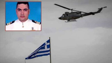 το ελικόπτερο Augousta Bell του Πολεμικού Ναυτικού συνετρίβη στη νήσο Κίναρο παρασύροντας στο θάνατο τρεις αξιωματικούς - Kωνσταντίνος Πανανάς.