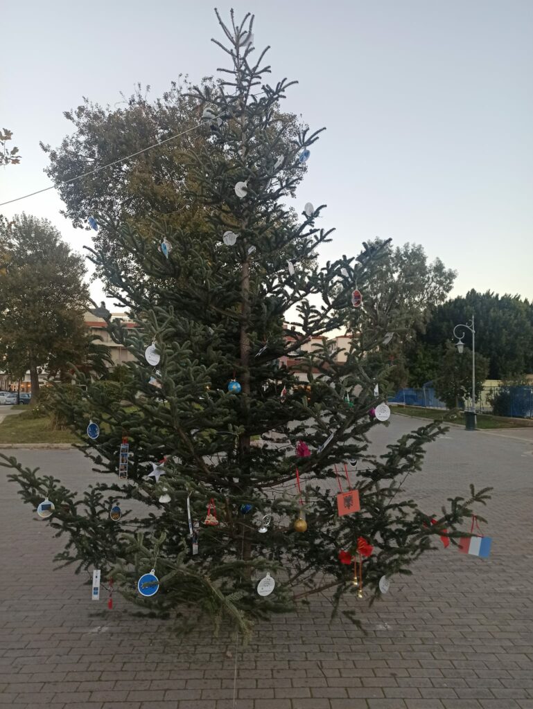 Χριστουγεννιάτικο δέντρο στο Ναύπλιο (2)