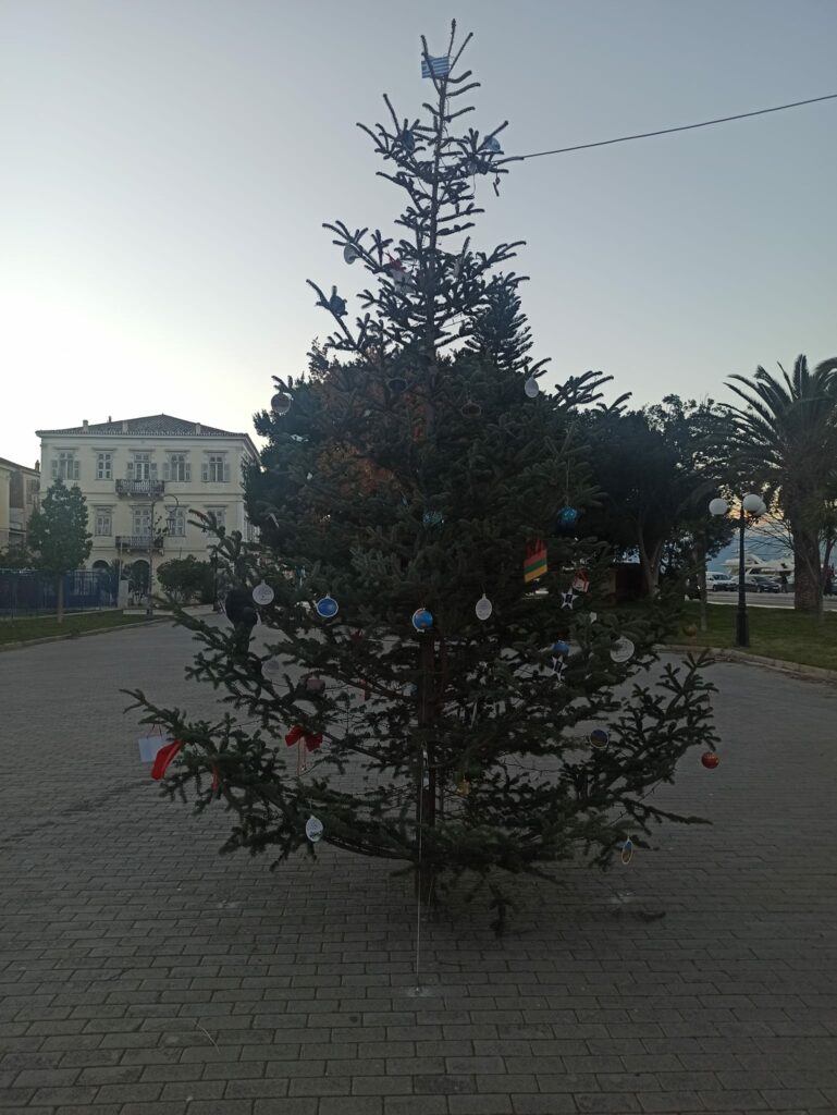 Χριστουγεννιάτικο δέντρο στο Ναύπλιο (6)