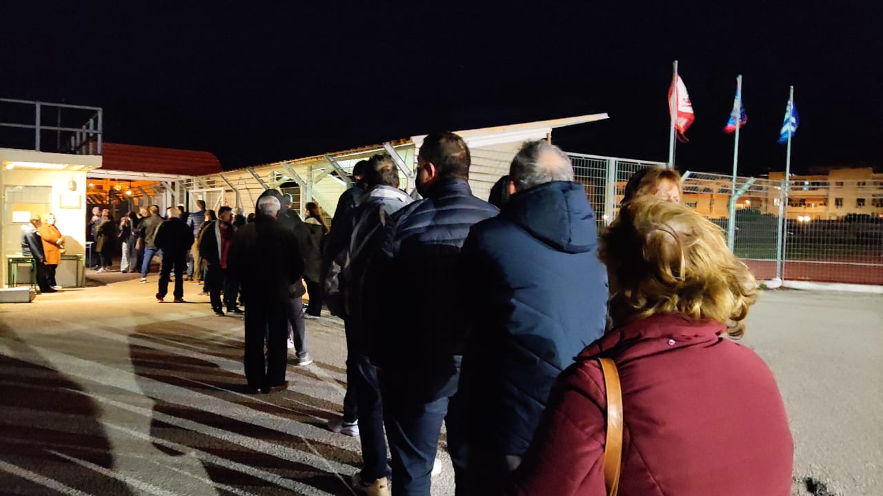 Ναύπλιο: Ατελείωτες ουρές στις εκλογές του ΚΙΝΑΛ λίγο πριν κλείσουν οι κάλπες