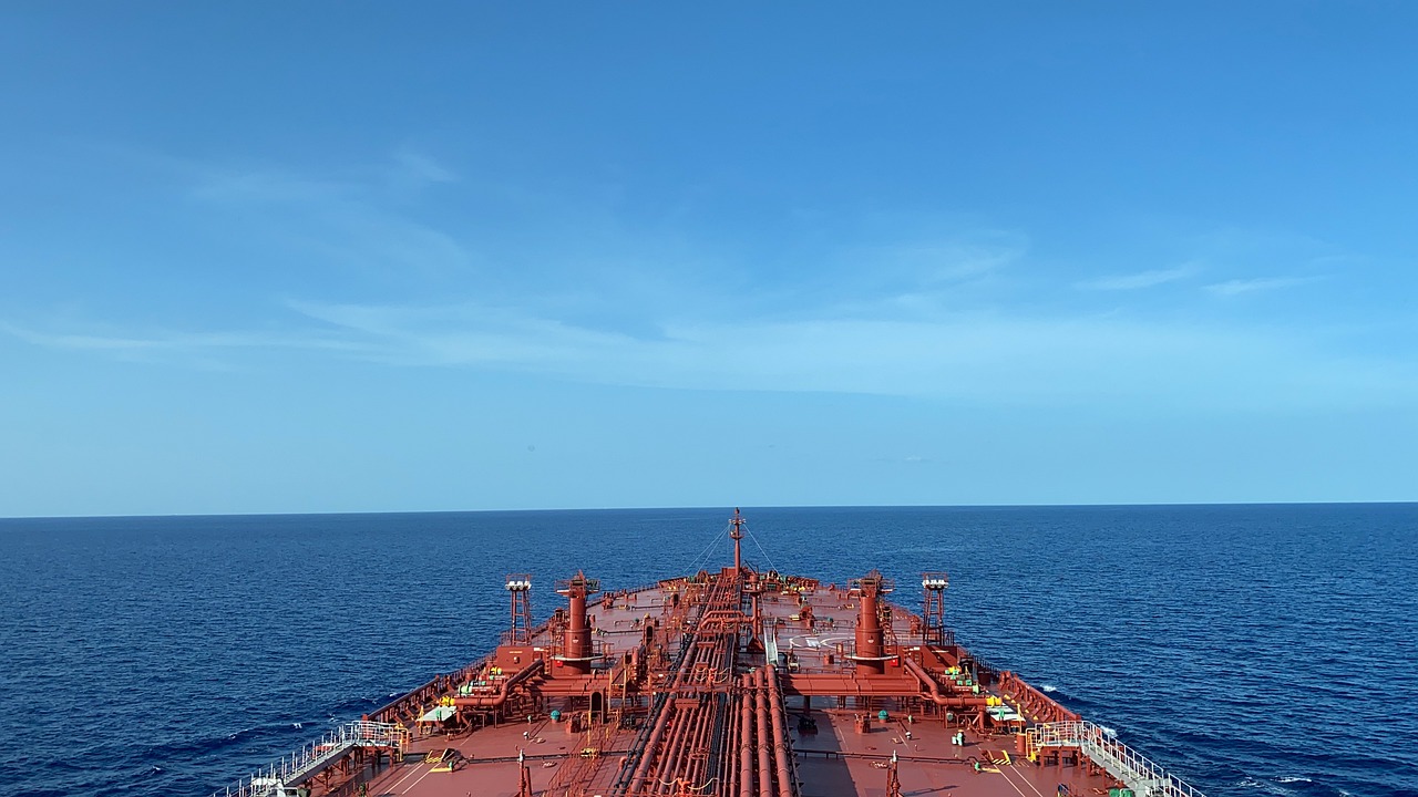 Ναυτικό μπλόκο δυσκολεύει το «ξέπλυμα» ρωσικού πετρελαίου στον Λακωνικό