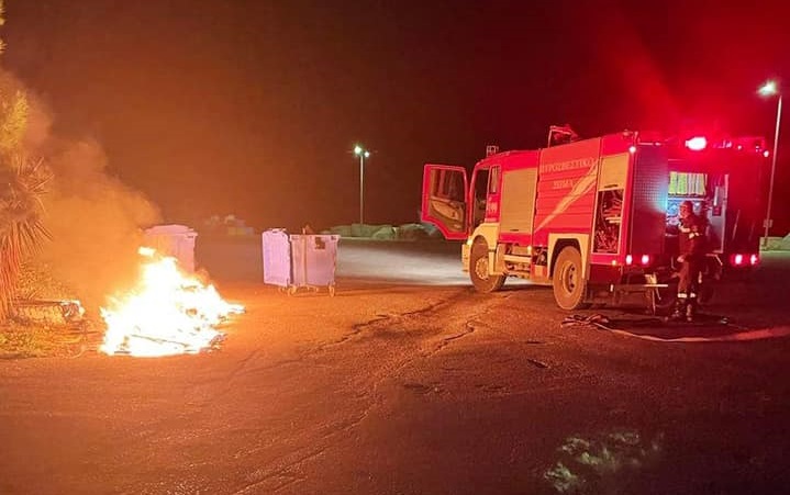 Φωτιές σε κάδους απορριμμάτων στο Κρανίδι (2)