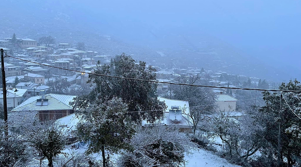 Κακοκαιρία εξπρές έφερε χιόνια στην Καρυά – Δείτε πανέμορφες εικόνες