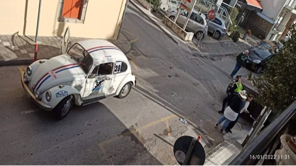Ο Herbie τράκαρε στην Τρίπολη την ώρα του αγώνα