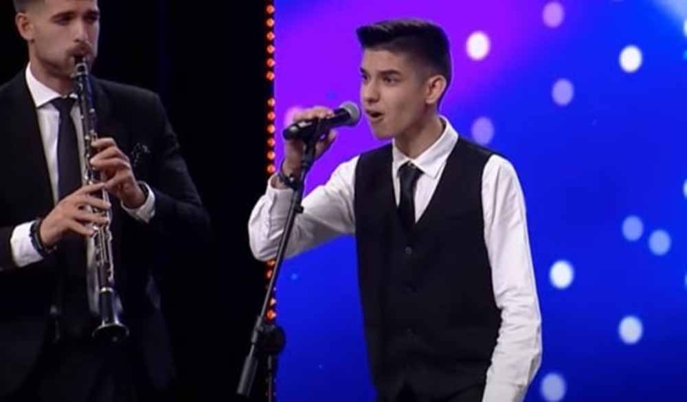 Από την Κορινθία στο «Ελλάδα Έχεις Ταλέντο» – Ο 14χρονος Κωνσταντίνος Τσαμαδός ενθουσίασε τραγουδώντας Φιλιώ Πυργάκη