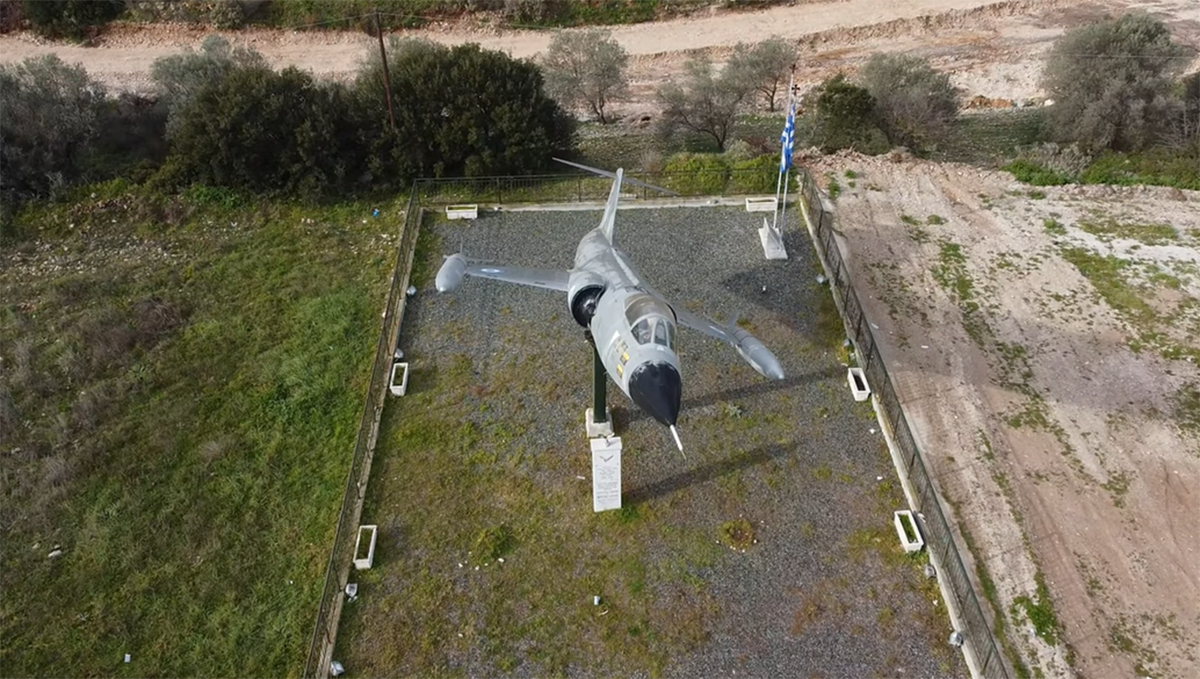 Ένα ιδιαίτερο μνημείο για τους πεσόντες αεροπόρους της Κορινθίας