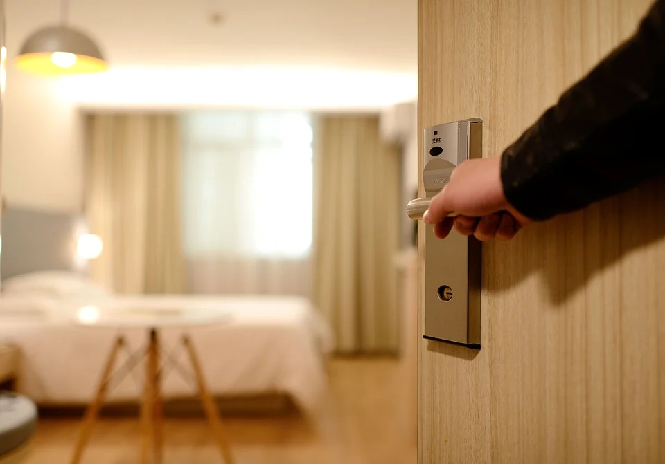 Προβληματισμός για τις συνέπειες σφράγισης κάποιων μεγάλων ξενοδοχείων στην Ερμιονίδα