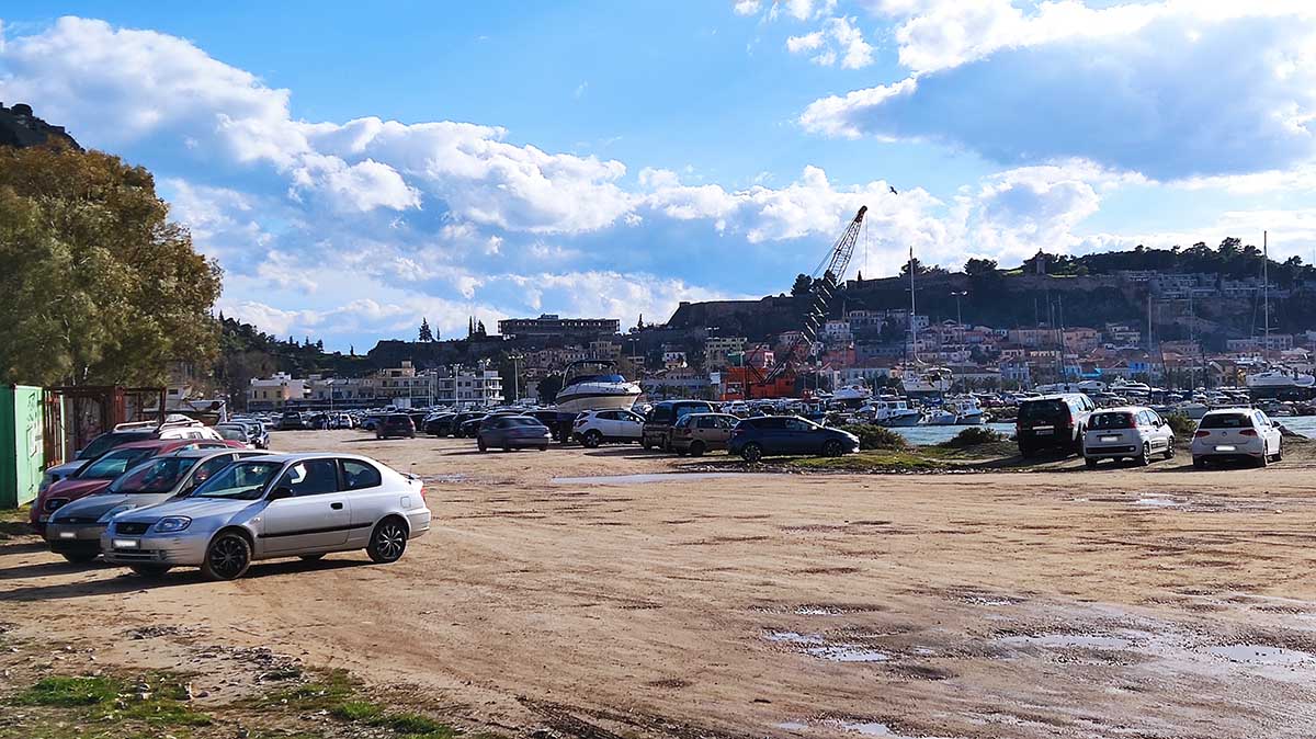 Ναύπλιο: Μπλόκο στα αυτοκίνητα την Κυριακή – Πώς θα αποφύγετε τον …μαραθώνιο στο λιμάνι