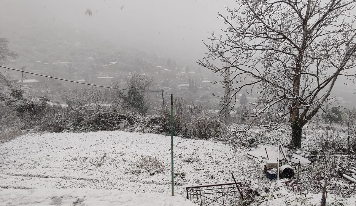 Χιόνια στην Αργολίδα: Η κακοκαιρία «Φίλιππος» έντυσε στα λευκά το Κεφαλόβρυσο