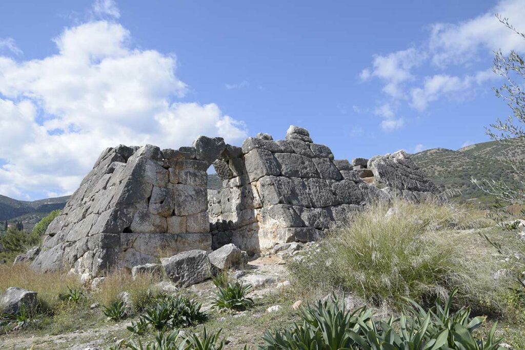 La piramide di Elliniko Argolida