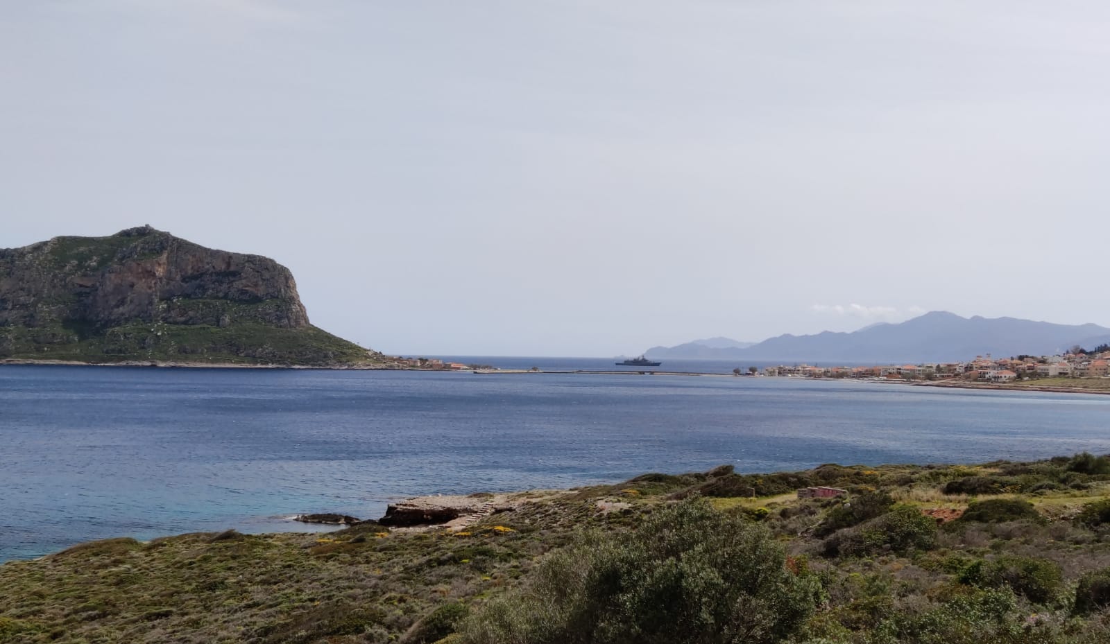 Πολεμικά πλοία στη Μονεμβασιά (3)