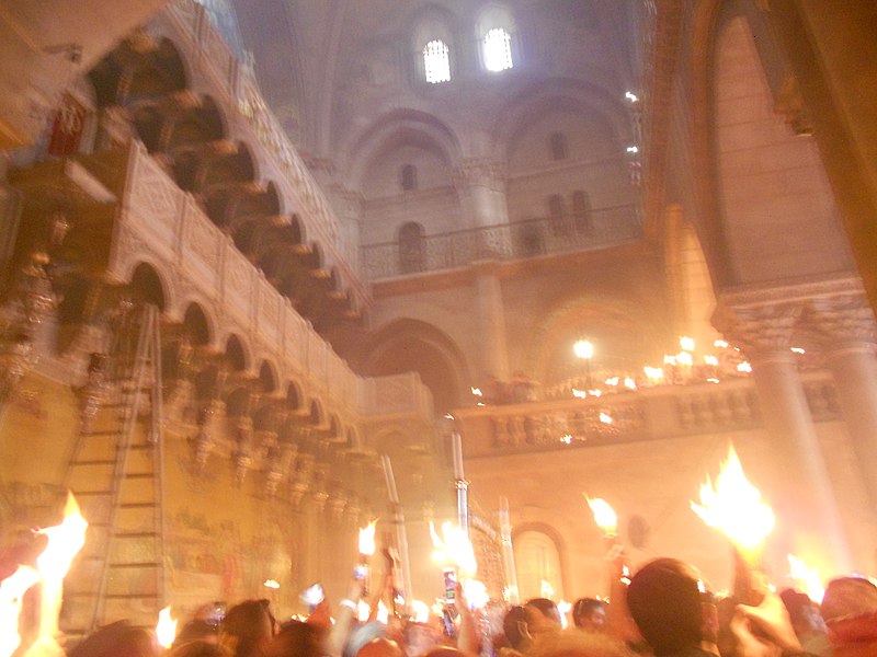 Πλήθος πιστών για την τελετή αφής του Αγίου Φωτός στα Ιεροσόλυμα  
