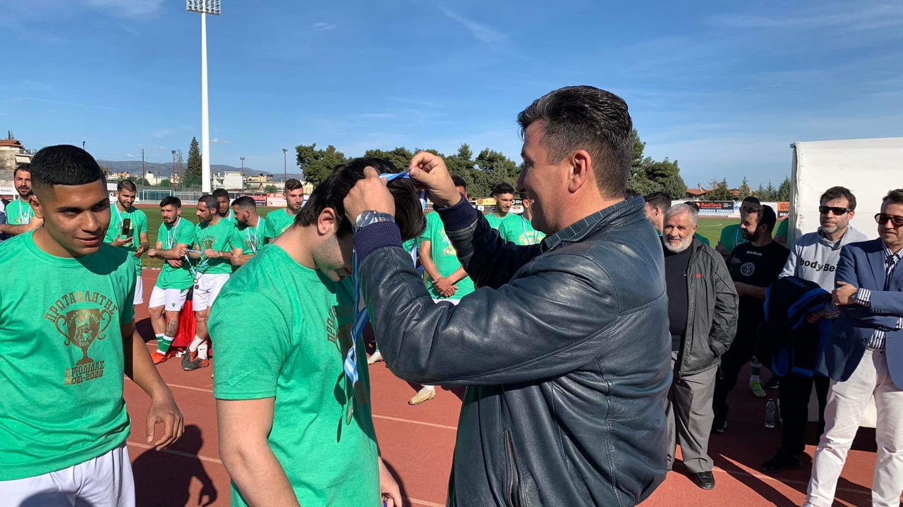 Απονομή τίτλου στον Παναργειακό (9)