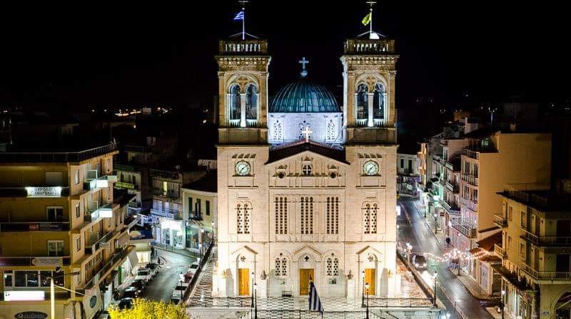 Τρίπολη: Σε κατανυκτική ατμόσφαιρα η περιφορά των επιταφίων