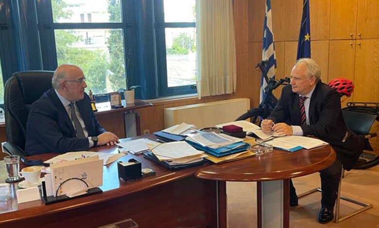 συνάντηση με μιχάλη παπαδόπουλο