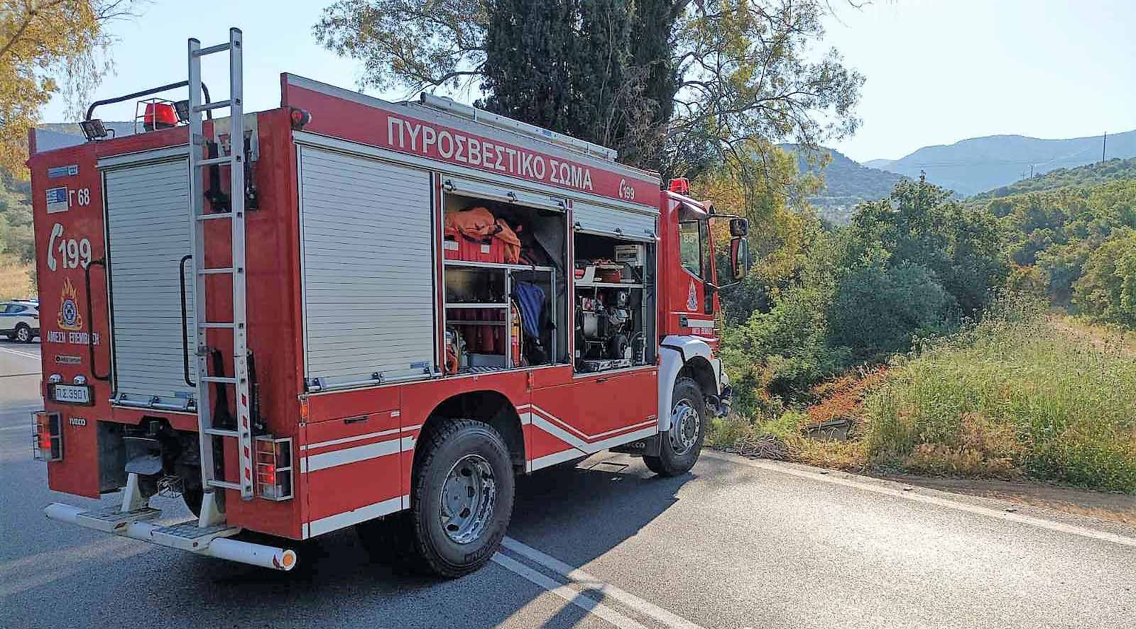 Φορτηγό με πορτοκάλια από την Αργολίδα έπιασε φωτιά στη Νεμέα
