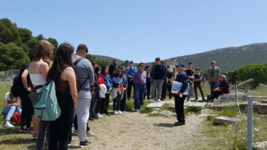 Ξενάγηση μαθητών από Λυγουριό στο Ασκληπιείο Επιδαύρου (1)