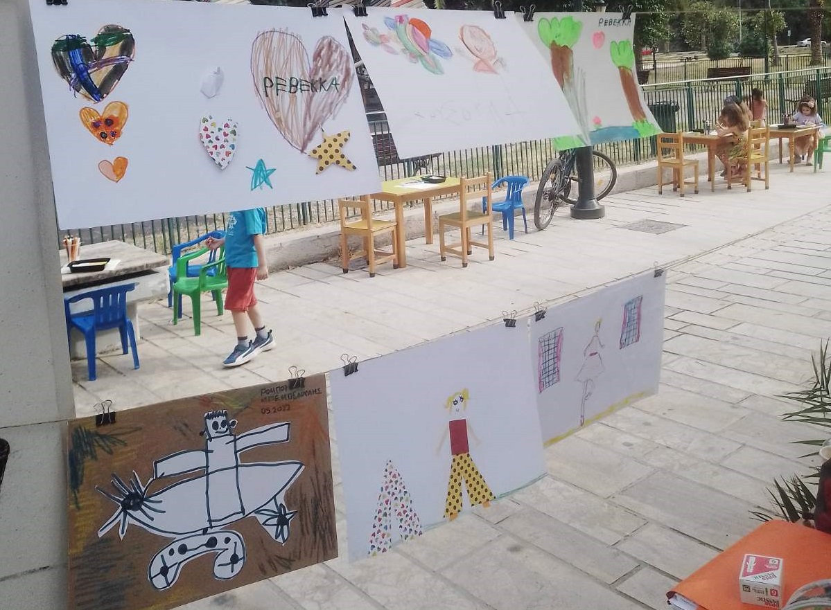 Πεζόδρομος Ναύπλιο πέργκολα παιδικές ζωγραφιές (5)